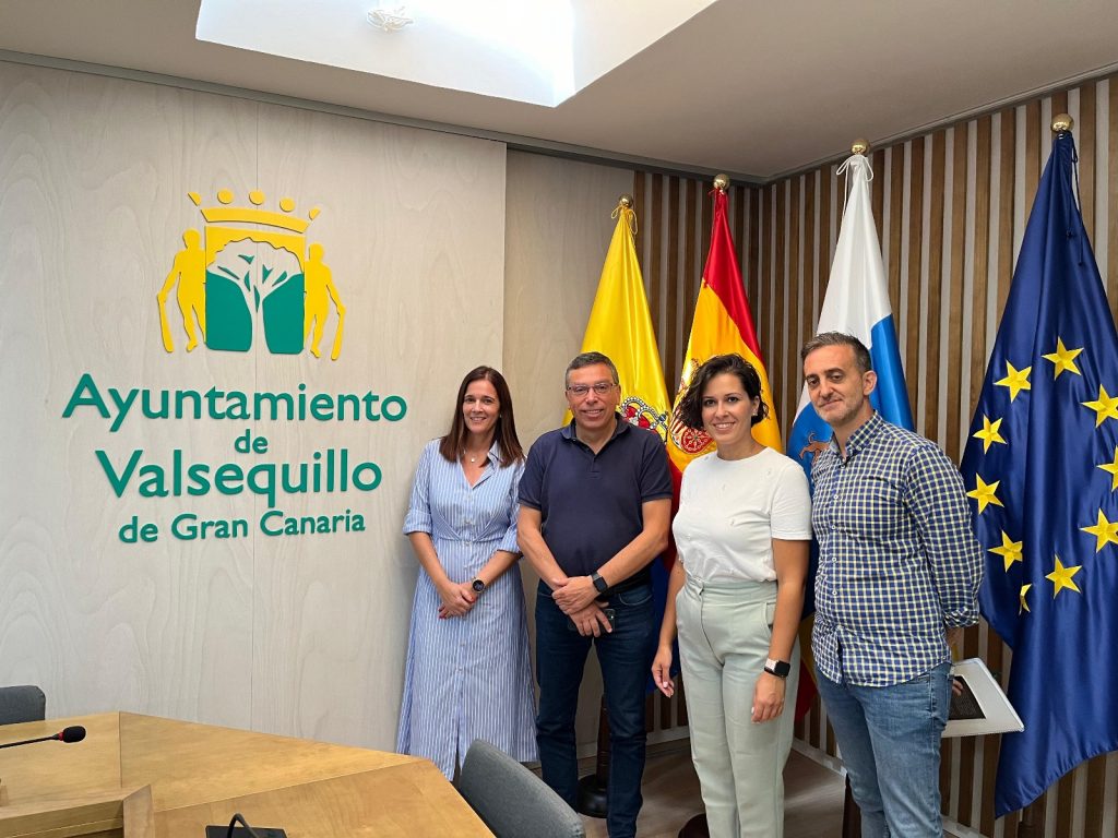 El equipo técnico de Participando Consultoría Social, junto al alcalde de Valsequillo,la concejala de Participación Ciudadana y el técnico municipal