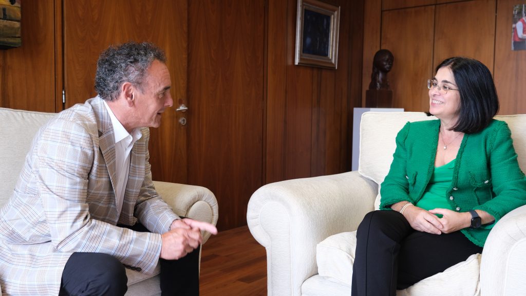 Encuentro de la alcaldesa Darias con el alcalde de Nava 1