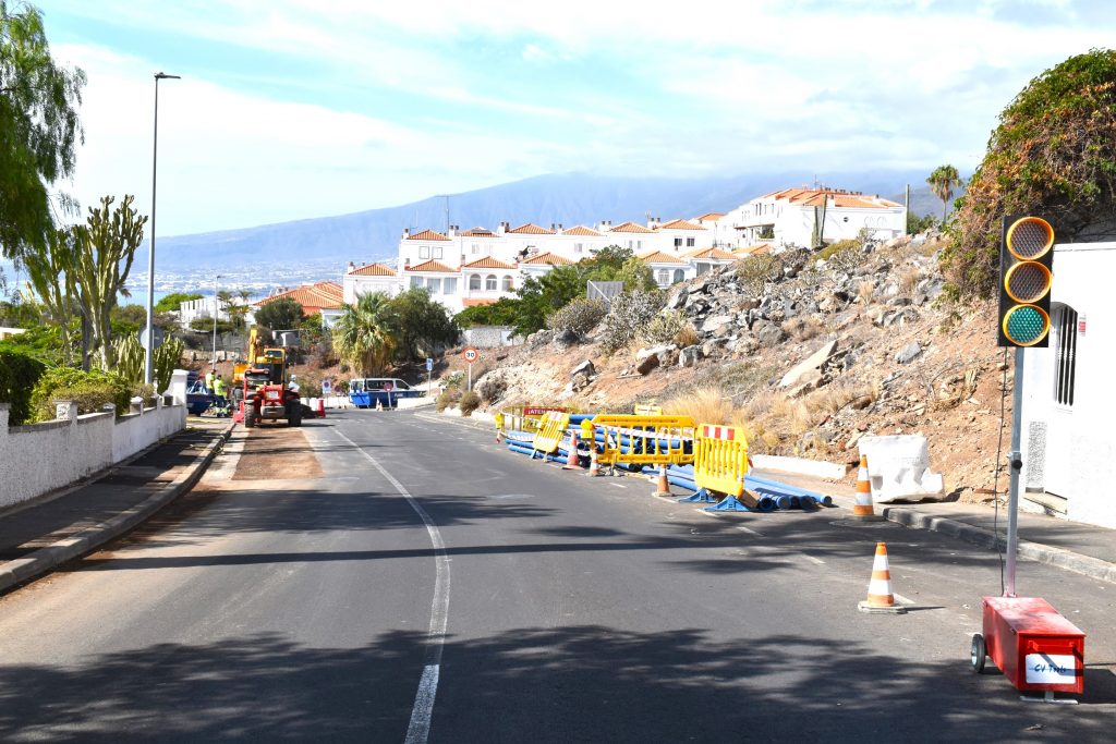 Obra Cambio red de agua Radazul Alto. Calle Cortés (1)