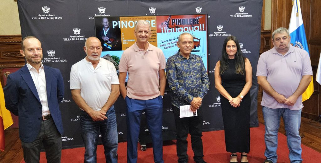 presentación alcalde, gerente y presidente Pinolere, Efraín Medina, Yurena Luis y representante Caja7