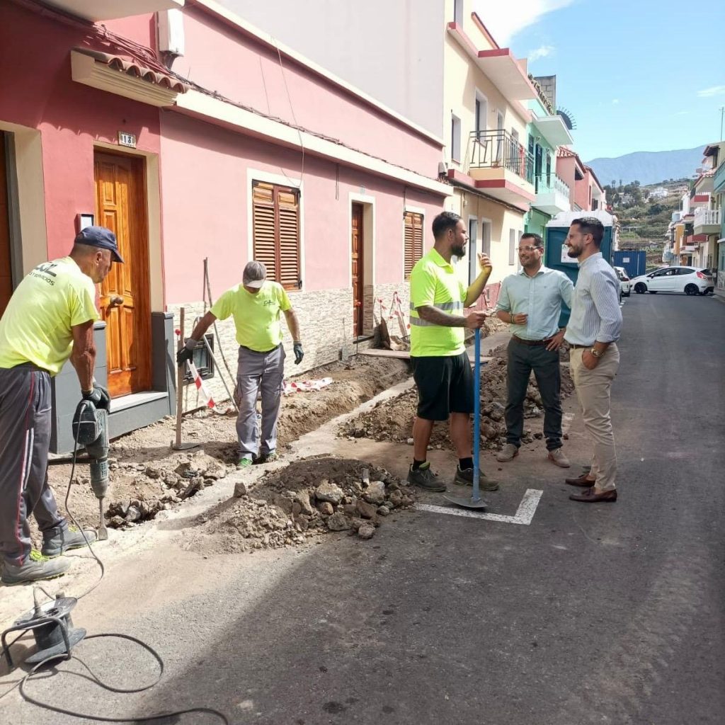 151024 Visita obra Plan de Barrios rehabilitaci�n Calle Dean Silverio