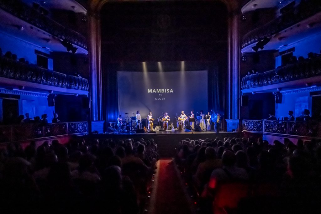 2. Richard Goncalvez Luis. Mambisa en el Teatro Leal de La Laguna