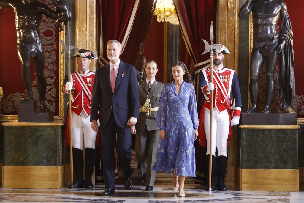 Alrededor de 1.500 invitados asistirán este sábado a la recepción en el Palacio Real