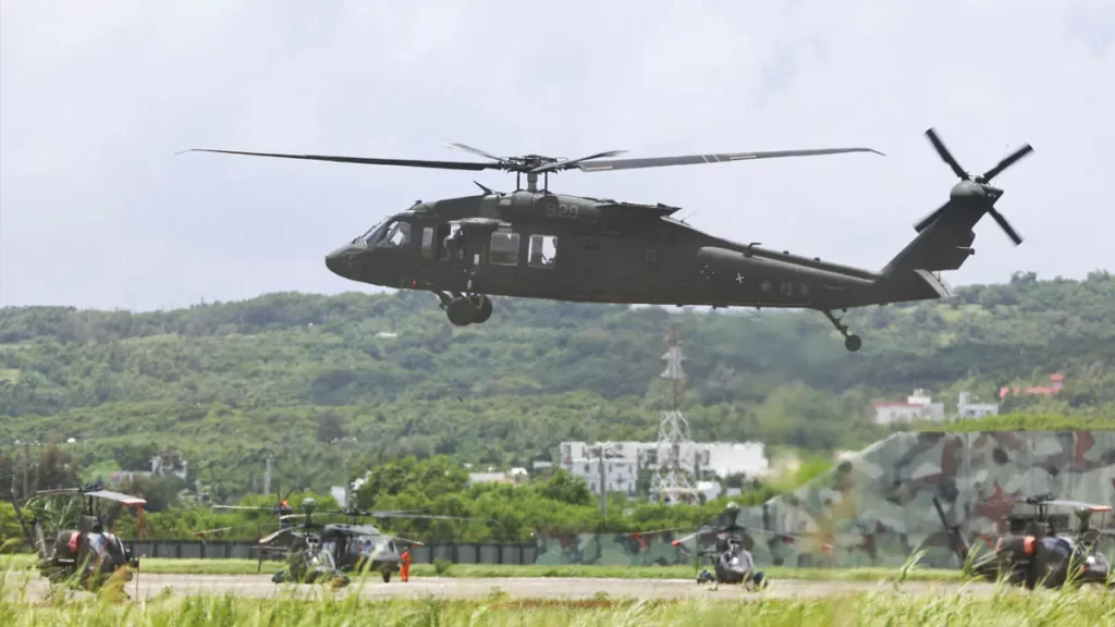 China anuncia maniobras militares con fuego real en la isla más cercana a Taiwán