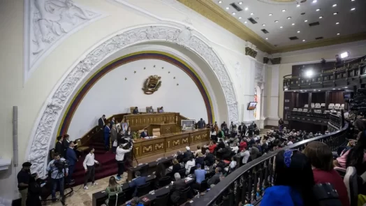 El Parlamento de Venezuela insta al Ejecutivo de Maduro a romper las relaciones con España