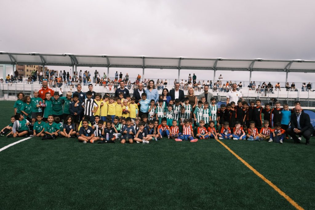 Inauguración del campo de fútbol de La Suerte con los equipos de fútbol base que usarán las instalaciones