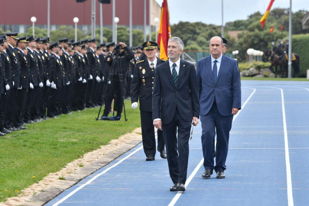 Marlaska destaca el papel de los medios para dar a conocer la labor de la Policía Nacional