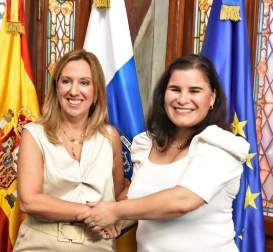 ROSA DÁVILA Y MARIA BRITO 001