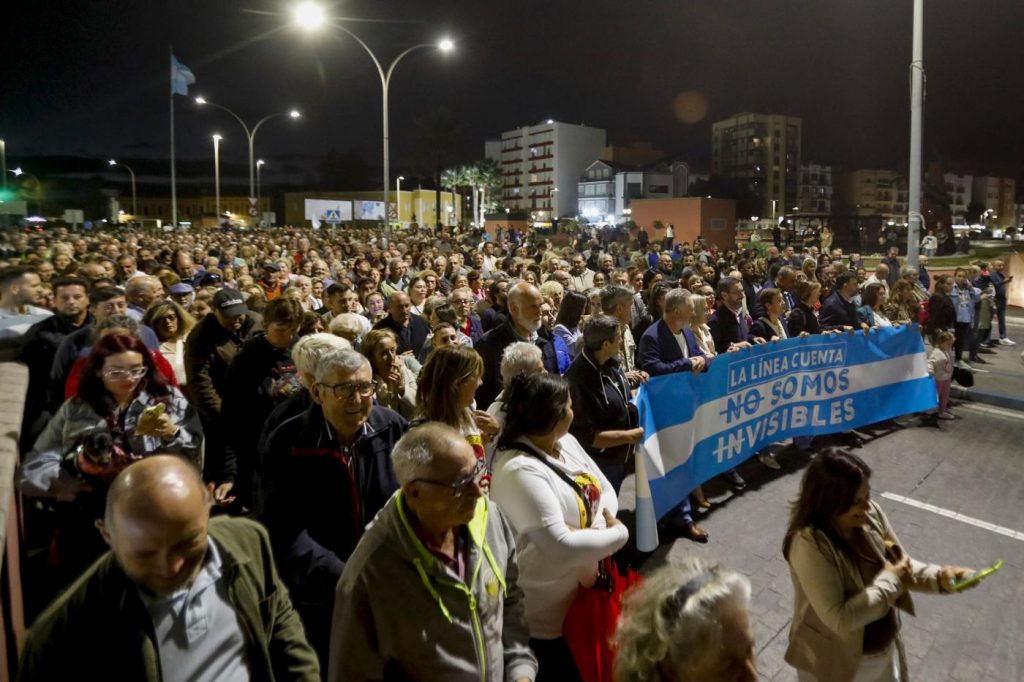 manifestación convocada por el Ayuntamiento de La Línea de la Concepción (Cádiz) para reclamar medidas para paliar los efectos del brexit