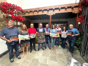 El alcalde, Alfredo Gonçalves, junto a todos los concejales del grupo de gobierno en el acto de presentación del programa de Navidad celebrado en el Museo Néstor Álamo