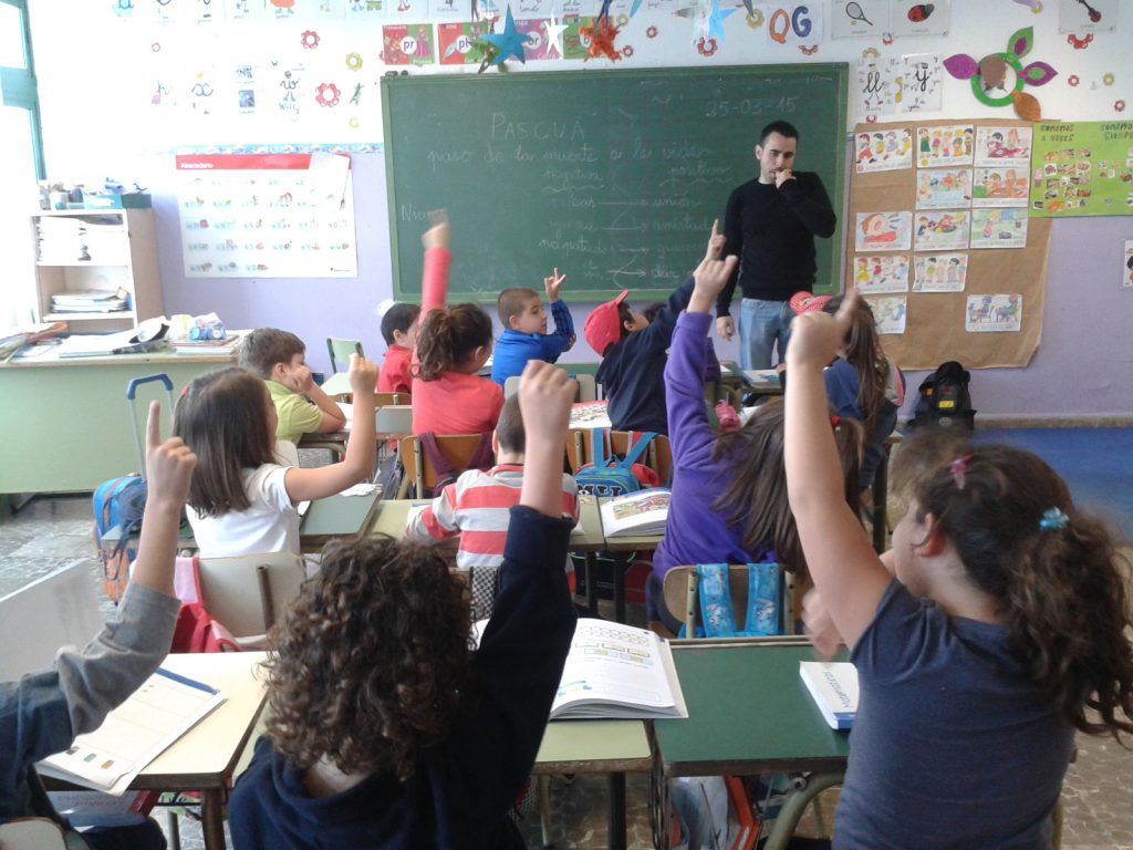 FOTO. Imagen de archivo de un aula en la que se imparten clases de silbo