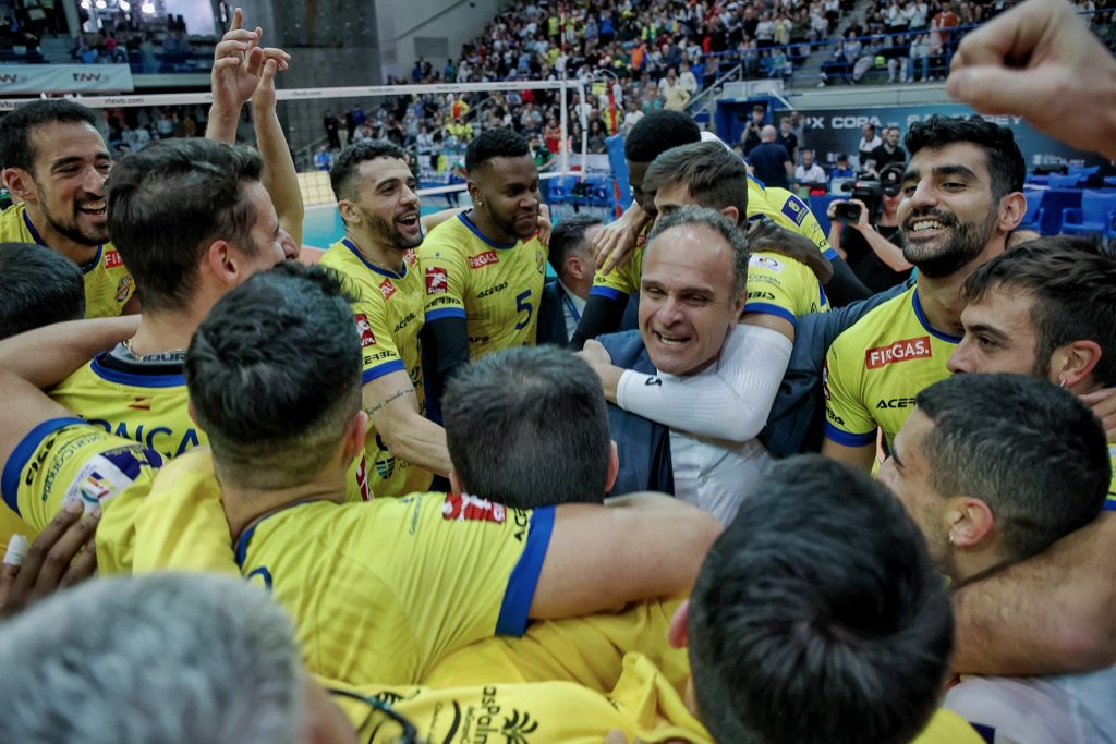 FOTO. Imagen de archivo del Club Voleibol Guagas durante la temporada 2023-2024 (2)