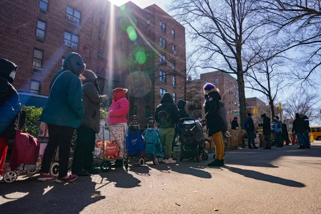 La ciudad de Nueva York reduce a 60.000 la población de inmigrantes en los albergues