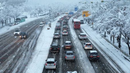 Las nevadas persisten en Seúl, que trata de garantizar la movilidad de sus ciudadanos