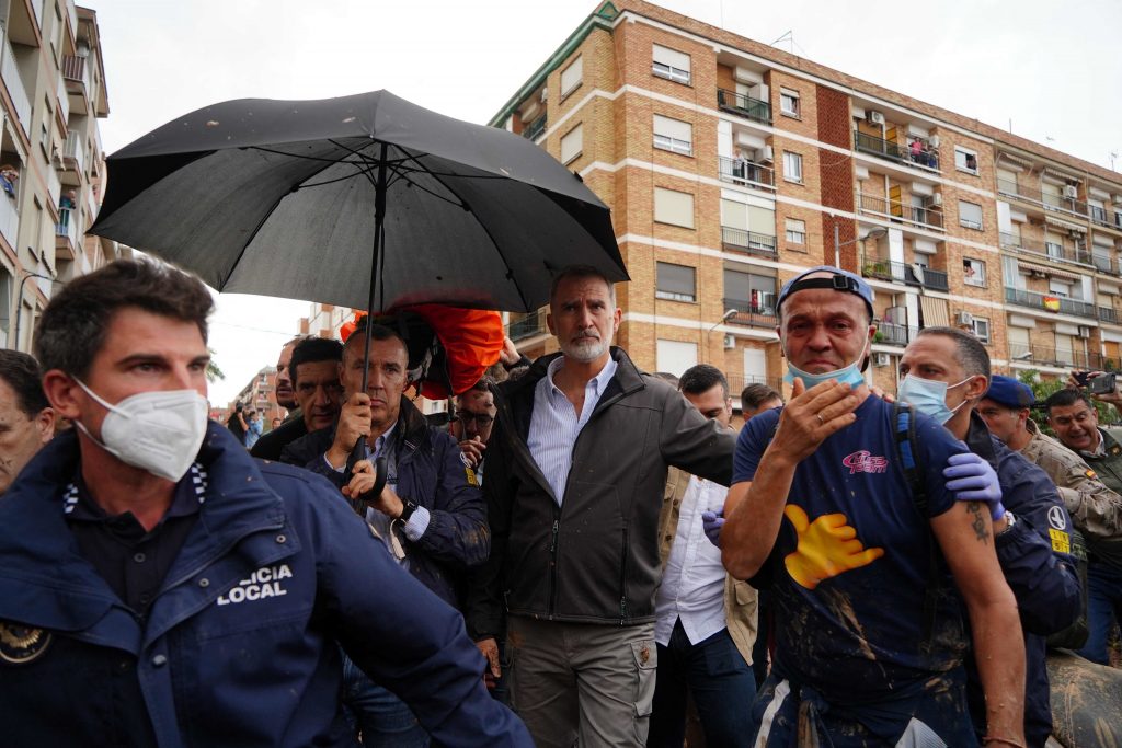 Los reyes, Pedro Sánchez y Mazón, reunidos en el Centro de Emergencias de la Generalitat