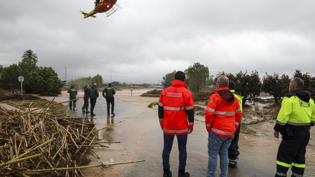 Madrid envía un segundo equipo de rescate a Valencia para trabajar en las zonas afectadas