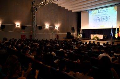 Marco Aurelio Pérez en la apertura del II Encuentro Empresarial-Alumnado del IES Faro de Maspalomas (1)