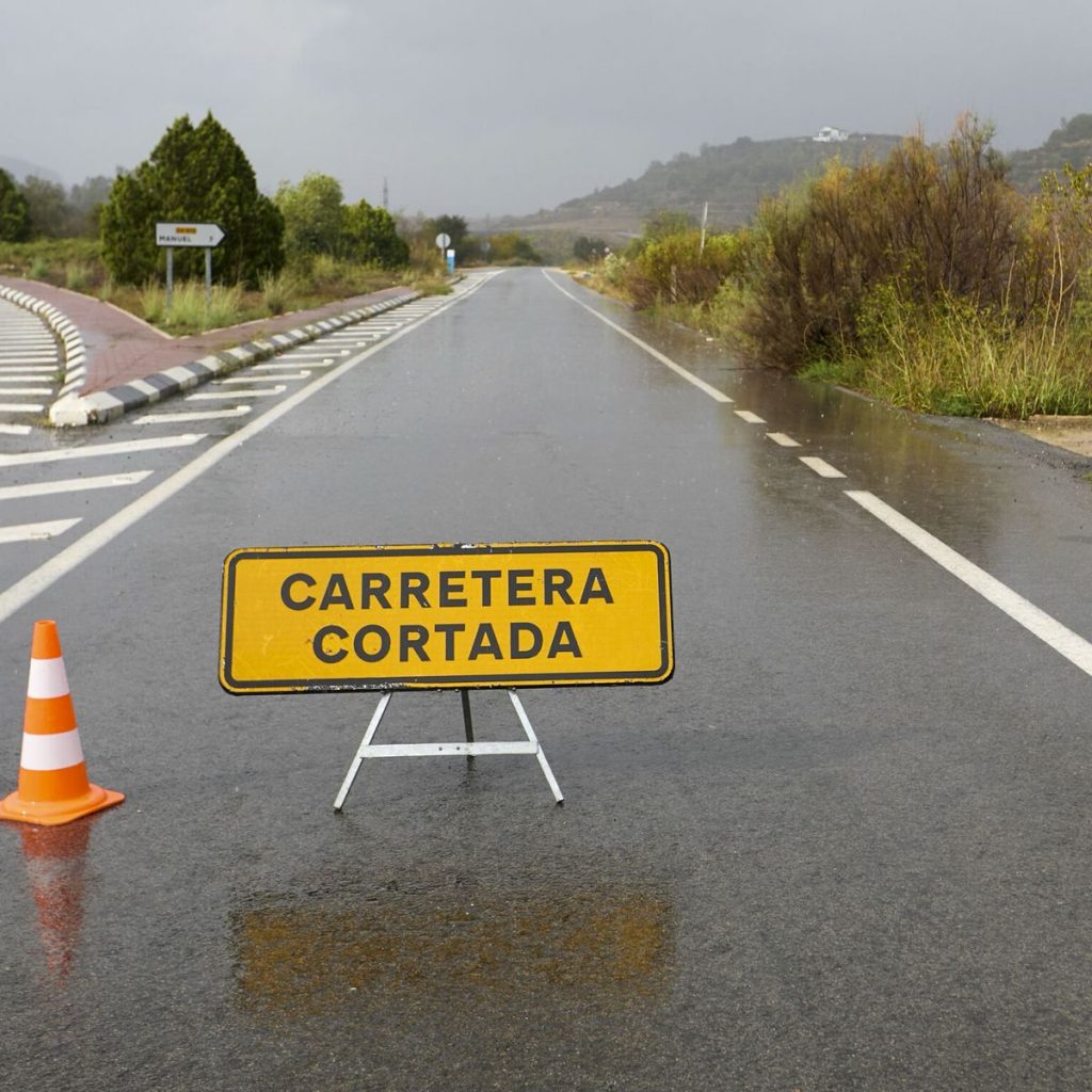 Ocho carreteras de Valencia y Castellón, cortadas o intransitables debido a la dana