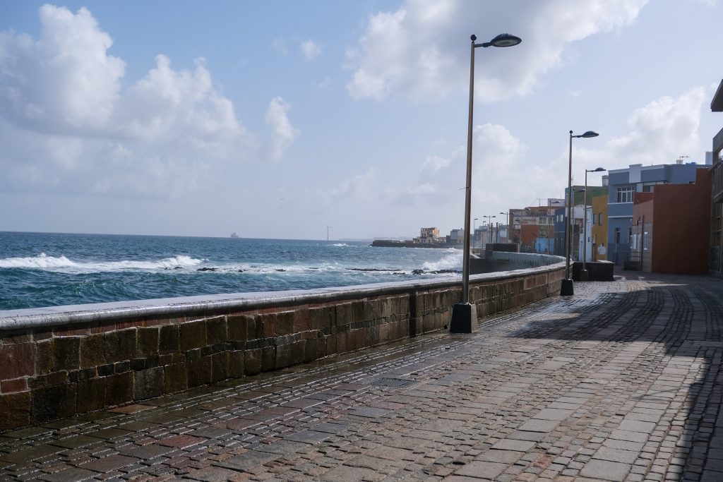 El Ayuntamiento culmina las obras de mejora en el paseo del barrio marinero de San Cristóbal 1