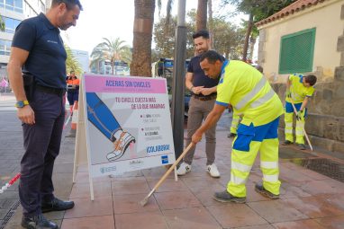 El Ayuntamiento inicia un dispositivo para intensificar la retirada de chicles de las aceras y zonas peatonales 2