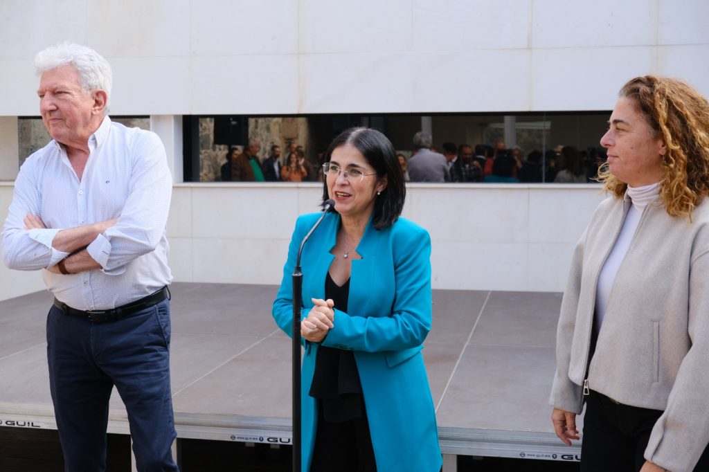 La alcaldesa, Carolina Darias, durante el encuentro navideño con los medios de comunicación