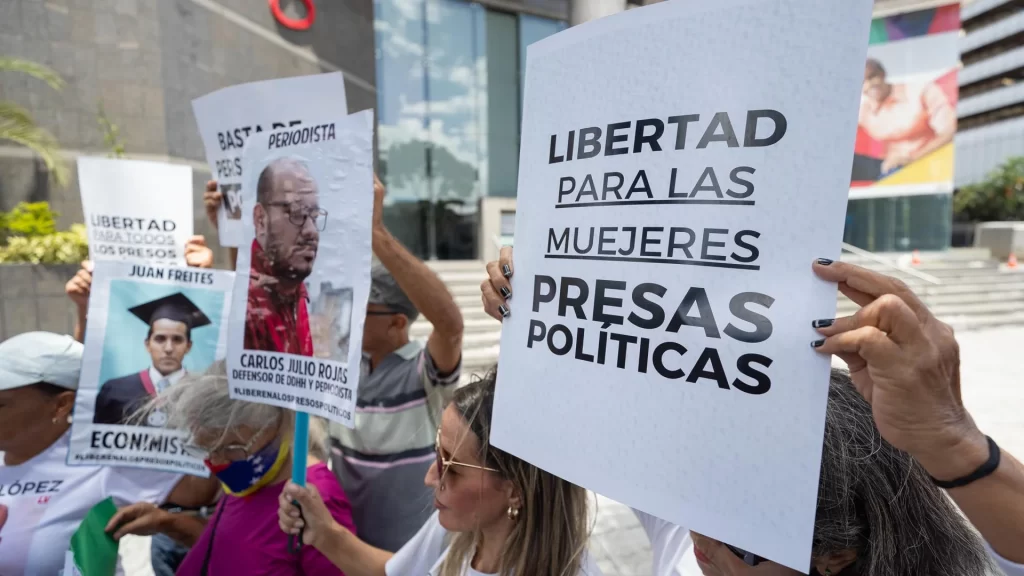 Protesta-por-la-libertad-de-las-mujeres-presas-politicas-en-Venezuela.