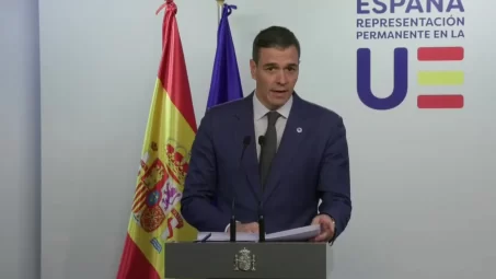 Sánchez ensalza la figura de Mayor Zaragoza por su compromiso