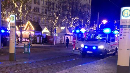 Un coche atropella varias personas en un mercadillo navideño en el este de Alemania