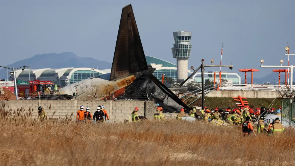 Un total de 179 personas, menos 2 rescatados, habrían muerto en accidente en Corea del Sur