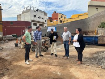 Visita a las obras que se están ejecutando en la plaza de San Pablo de Becerril