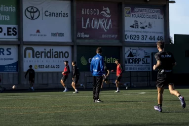 El Tenerife B remonta ante el Atlético Paso en el tramo final del derbi canario (3-2)