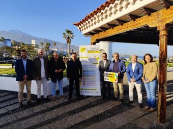 Foto de familia de los ponentes de las jornadas sobre Agenda Urbana