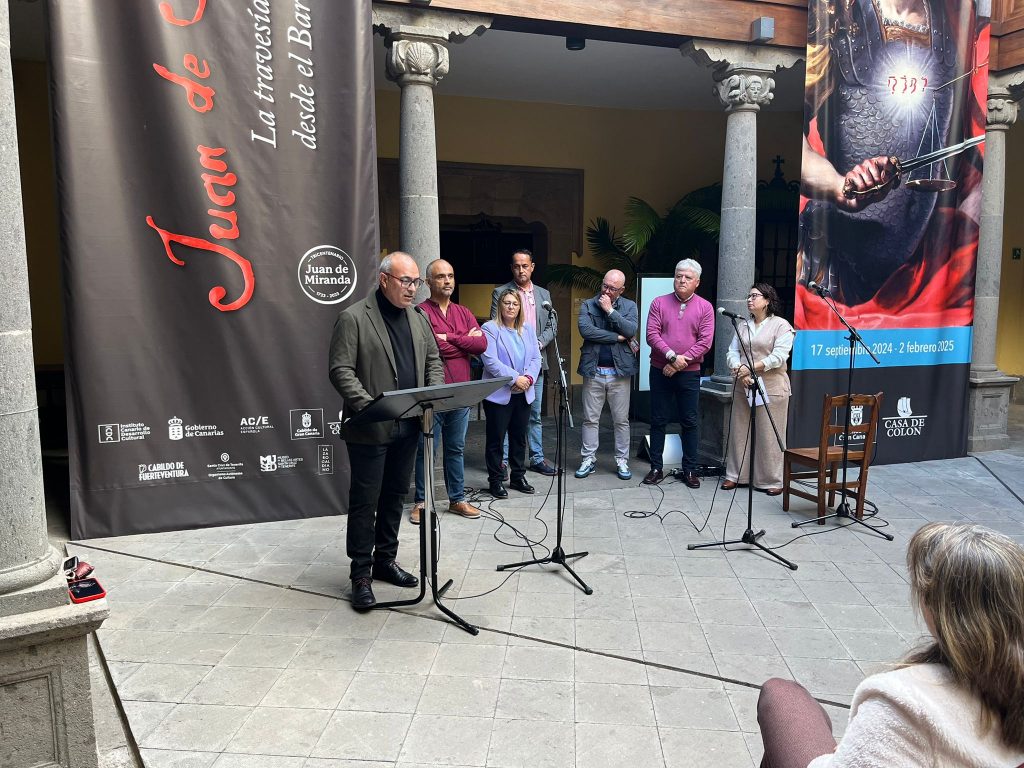 Julián Melián en la presentación del XIX Encuentro de Repentistas 'Verseando con Ingenio'