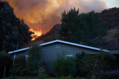 La cifra de muertos por los incendios en Los Ángeles aumenta a 16 personas