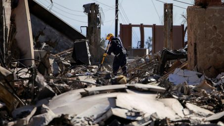 Los incendios en Los Ángeles comienzan a ceder, mientras autoridades combaten los saqueos