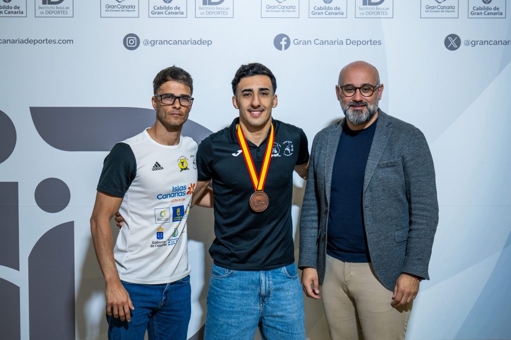 Recepcioěn del consejero de Deportes, Aridany Romero, a Giovanni Suaěrez, medalla de bronce en el Campeonato de EspanŢa de judo 2