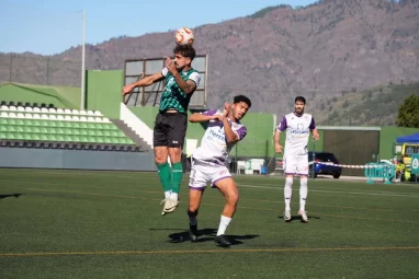 Un error del portero condena al colista Atlético Paso ante el líder Guadalajara (0-1)