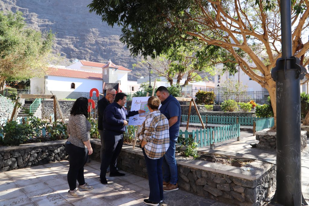 VISITA AL PARQUE INFANTIL DE BORBALÁN PARA INICIO DE OBRAS