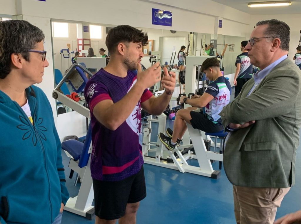 FOTO. Poli Suárez visita el IES Benito Pérez Armas (2)