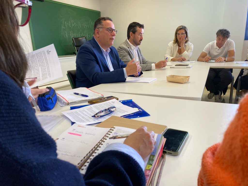 FOTO. Reunión del consejero Poli Suárez este jueves con las direcciones de los CEE de Canarias (1)