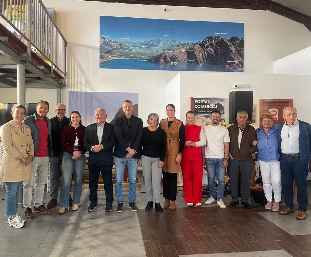 Foto de familia en el aniversario del Centro de Visitantes