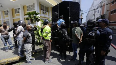 Más de 480 arrestados durante protestas en Panamá por reformas a la Seguridad Social