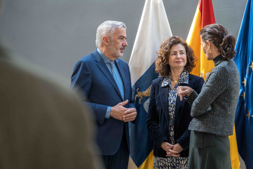 Matilde Asián, Lluís Serra y Raquel Peligero