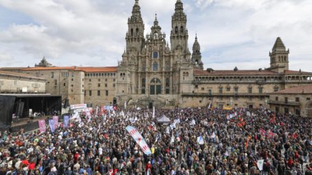 Miles de personas claman en Santiago de Compostela a favor de potenciar la lengua gallega