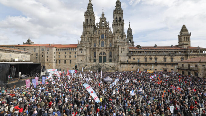 Miles de personas claman en Santiago de Compostela a favor de potenciar la lengua gallega