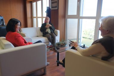 Reunión de la alcaldesa, Carolina Darias, junto a Carmen Negrín y José Medina