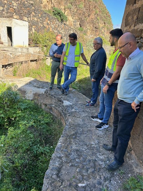 Visita a los trabajos de renovación de la red de saneamiento de Las Boticarias