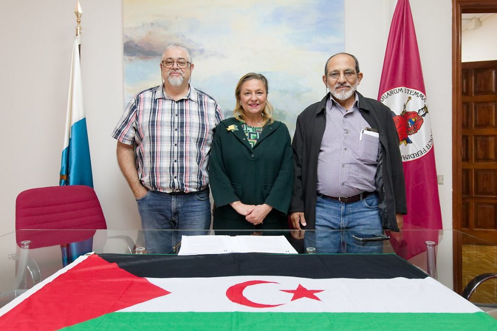 convenio pueblo saharaui-Alberto Negrín-Inmaculada González-Alisalem Sidi Zein