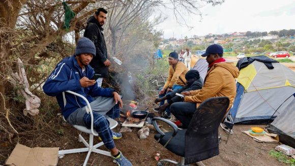 Catorce solicitantes de asilo, en la calle al no ser admitidos en el CETI de Melilla