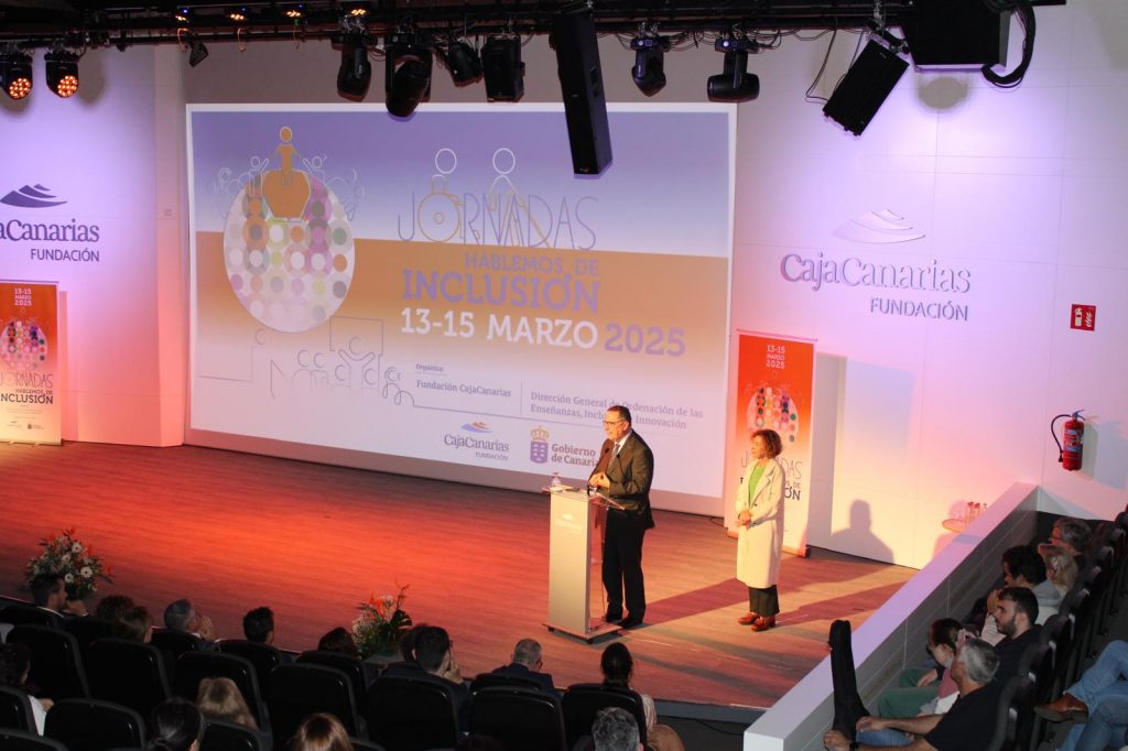 FOTO. Poli Suárez y Margarita Ramos, en la inauguración de las jornadas 'Hablemos de Inclusión' (1)